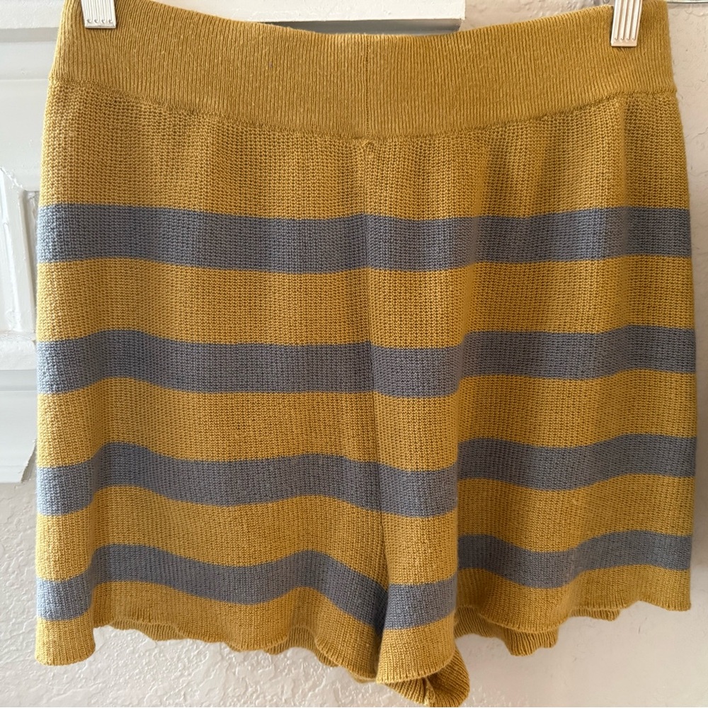 Striped Yellow and Gray Sweater Set (m) - Picture 6 of 9